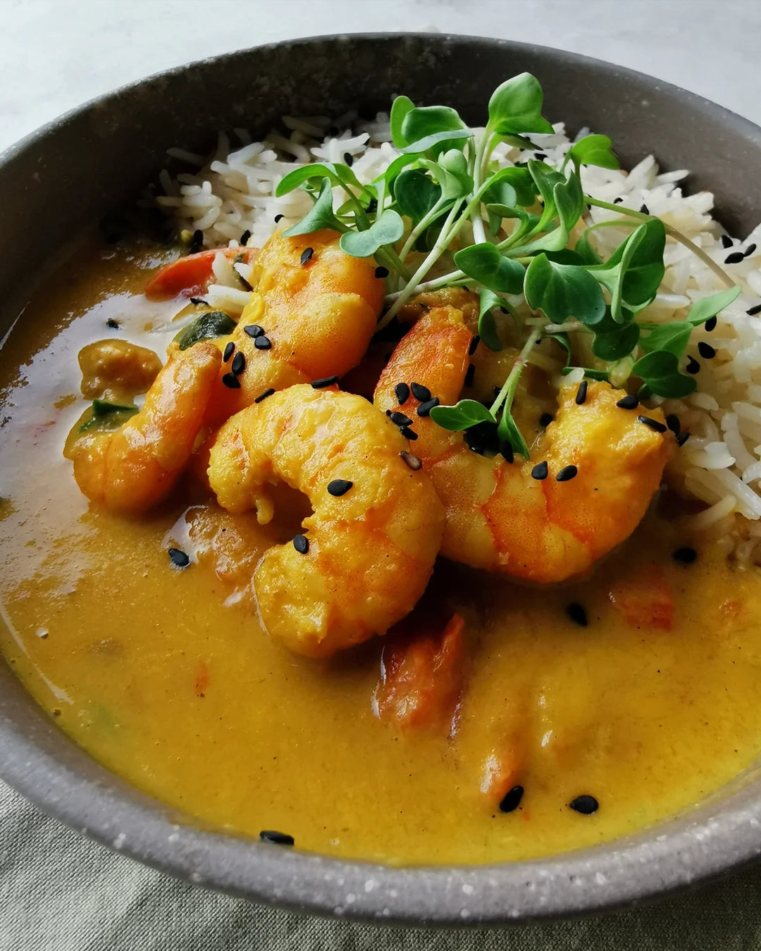 Curry de camarones