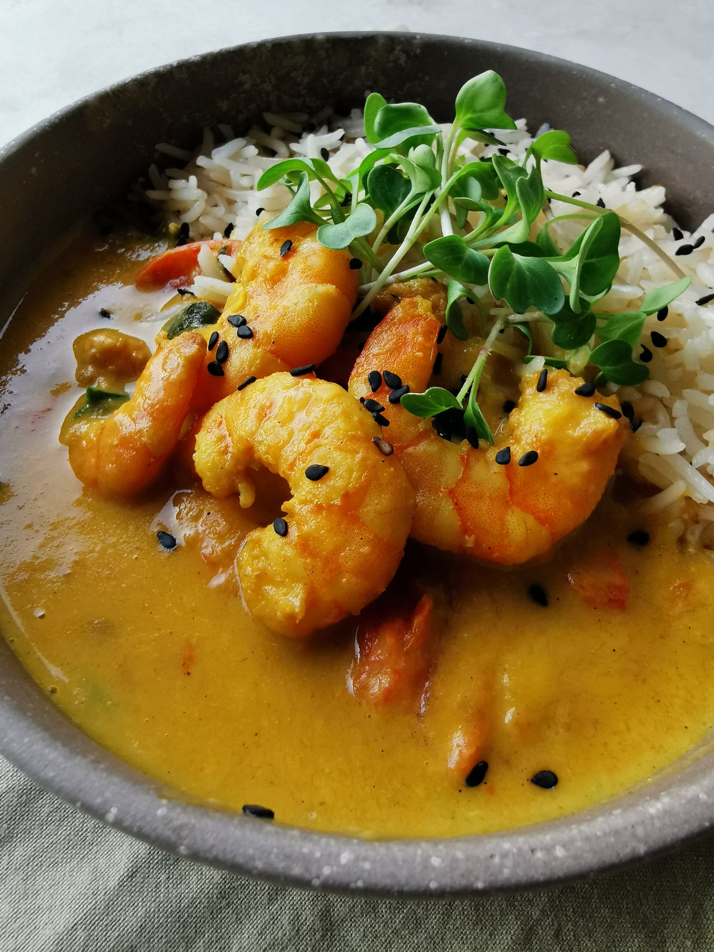 Curry de camarones